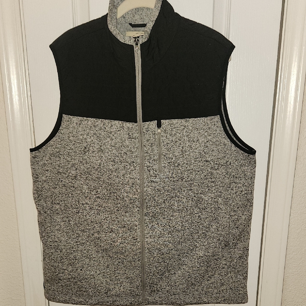 Old Ranch Black and Gray Quilted Vest‎